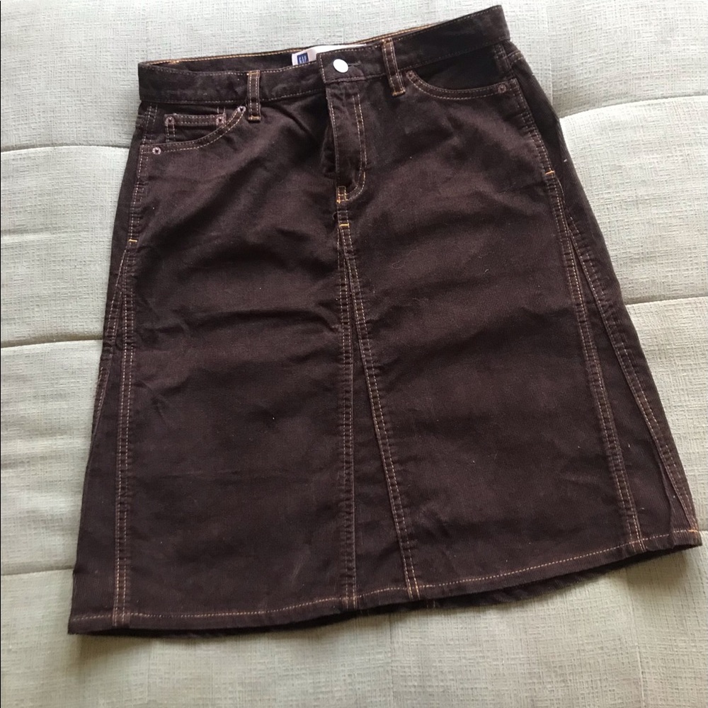 Gap knee length brown corduroy skirt
